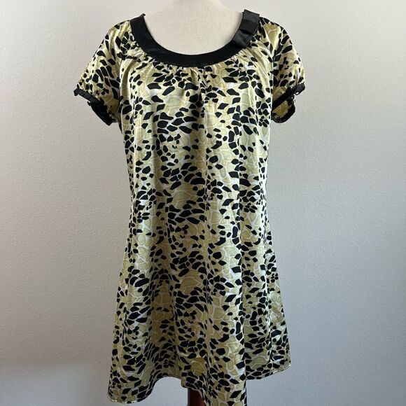 EUC BCBG Maxazria Women’s Silk Dress - Picture 1 of 5